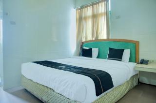Townhouse Oak Palembang Near Jembatan Ampera Formerly Azzura Hotel - Palembang - 0