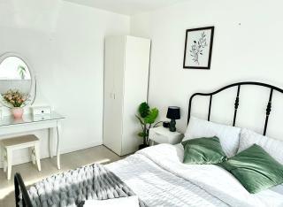 5 bedroom detached house sleeps 13 spacious Parking 5 mins driving to Bicester Village - Bicester - 1