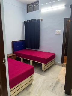 Ayaan Home stay - Bangalore - 3