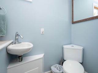 Open Concept Beach House - Middletown - 9