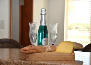 Oceanfront Bliss: 3-Bedroom, Pools & Peloton bike! - 1