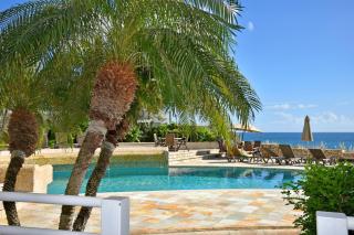 Oceanfront Bliss: 3-Bedroom, Pools & Peloton bike! - Cupecoy - 6