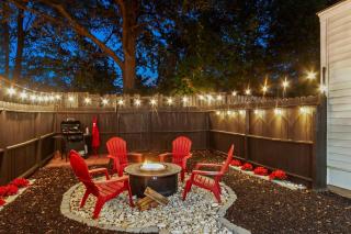 Day Dreamer minutes to Stadium with Fire pit and Parking - 5