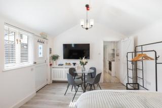 Chandini Villa in High Wych - 6