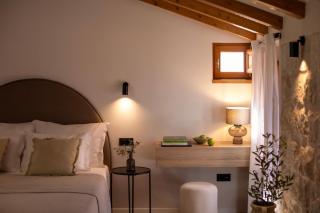 Old Town Olive luxury room for 3 - 6