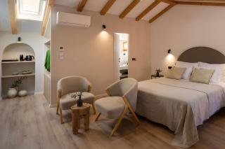 Old Town Olive luxury room for 3 - 5