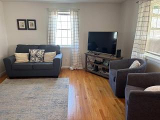 York Vacation Home Sleeps 14 Bring your family and Friends - 2