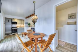 108 Middle Terrace #3 by Catalina Island Vacation Rentals - 4