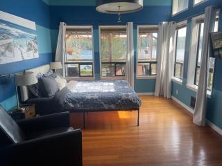 Oceanfront Beach House - Shelton - 0