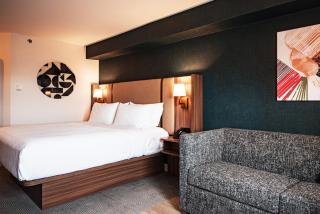Holiday Inn & Suites Winnipeg Downtown by IHG - 1