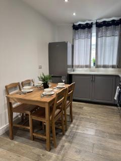 Beautiful 2 Bed Apartment Cricklewood - Londra - 4
