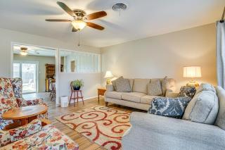 Family Friendly Peaceful Home in Stamford! - Stamford - 8