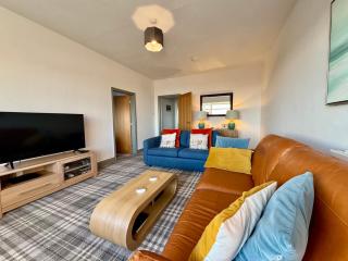 Lagoon View - Sea View- Pet Friendly - 2 Bed Apt - En-suite - Trearddur - 2