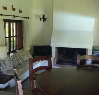 Cabaña con piscina en Punta del Este, barrio Pinares - Punta del Este - 1