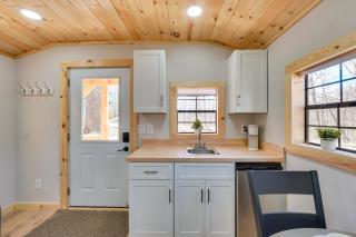 Close to Trails Studio with Water Views - Wurtsboro - 2