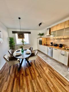 FeWo Palmtrees 2 - Große und moderne 2 Zimmerwohnung mit französischem Balkon in Gladbeck-Mitte nähe Movie Park und Veltins Arena - Gladbeck - 8