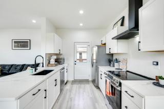 3 Mi to UTK Newly Built SoKno Home! - 9
