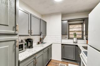 Walkable Location Welcoming Unit in Omaha - Omaha - 3
