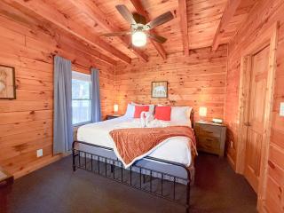Cabin for groups getaway! Top Location, Grill, Wifi & Workstation, Hot Tub & Game Room - Pigeon Forge - 1