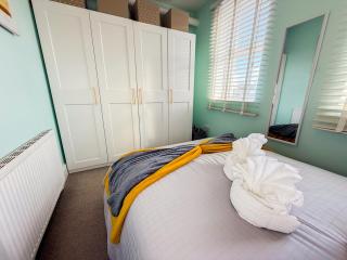 TheOne 1 Bedroom Apartment by AltoLuxoExperience Short Lets & Serviced Accommodation with Parking & Wifi - Bristol - 3