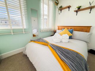 TheOne 1 Bedroom Apartment by AltoLuxoExperience Short Lets & Serviced Accommodation with Parking & Wifi - Bristol - 1