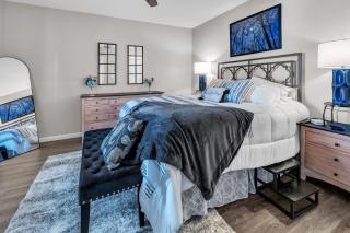 Serene Corner Cottage with Hot Tub home - - 7