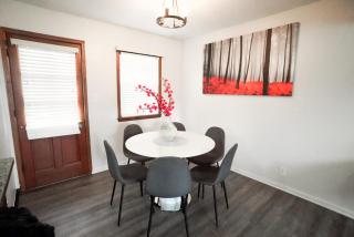 Midwest Haven- Spacious Family Home Near Airport - Kansas City - 4