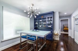 Modern Home with a Firepit, Heated Pool & Spa - Dallas - 4