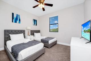 Spacious 3BR plus Den with Pool, Near Disney and More - 7