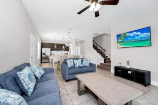 Spacious 3BR plus Den with Pool, Near Disney and More - 5