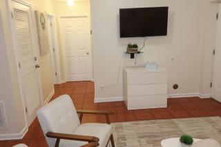 1Bed 1Bath Apt near EWR, Parking 18 min from Penn St. - Newark - 6