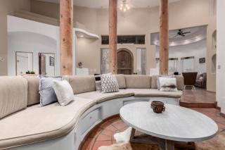 Relaxing 3BR Haven with Pool and BBQ for Family Time - Mesa - 5
