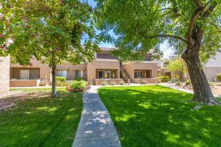 Stylish 2BR Condo with Gym, Pool and Hot Tub Access - 6