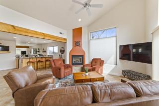 B1- Hidden Valley Villa I Large Patio I Pool and Hot Tub - Moab - 6