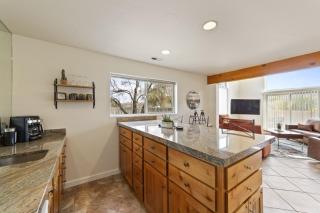 B1- Hidden Valley Villa I Large Patio I Pool and Hot Tub - Moab - 3
