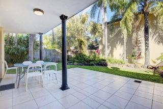 Sunny Somerset 2B located opp Byron Bay markets - 1