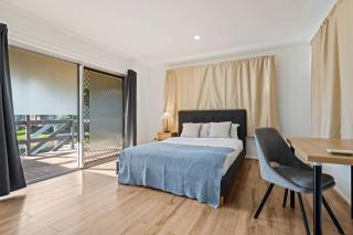 1Mins to Pinelands Plaza 4BR Chic Family Retreat - Brisbane - 9