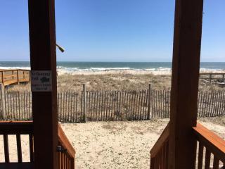 Ocean Breeze, Beautiful Ocean Front Townhome - Kure Beach - 6