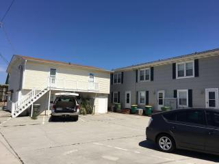 Ocean Breeze, Beautiful Ocean Front Townhome - Kure Beach - 3