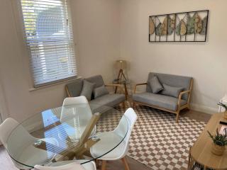 Beautiful comfortable cottage - Orange - 4