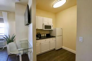 Art Deco Suite Steps from Beach in South of Fifth - Miami Beach - 1