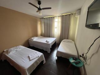 Casa Quintal Bueno! 5 quartos com ar split e internet ultra! Perto do melhor de Goiânia! Marista Parques Areião e Vaca Brava Hospital Premium Mater Dei Blue Fit Perdomo Goiânia Shopping! - Goiânia - 6