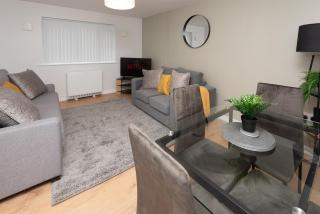 Central 3 Bedroom Flat w Parking - Liverpool - 0