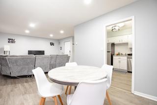 Modern 2BR - Unit 1 - Yard, Laundry, Smart TV - East Orange - 2
