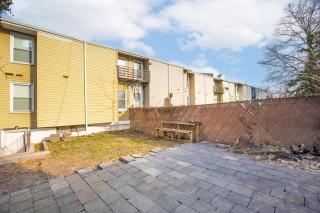 Modern 2BR - Unit 1 - Yard, Laundry, Smart TV - 1