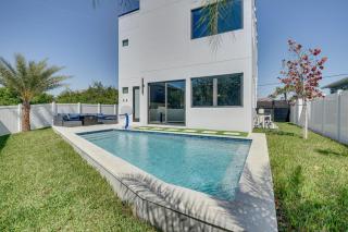 Walk to Shore Modern Stunner in Ormond Beach! - Ormond Beach - 9