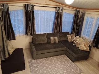 Lovely 3 bedroom 8 berth caravan in Rhyl - 1