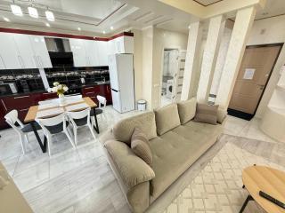 Cozy Two Bedroom Large Apartment - Chişinău - 8