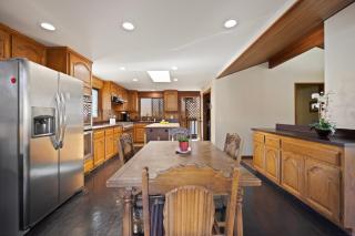 221W 221 Whittley - Avalon - 9