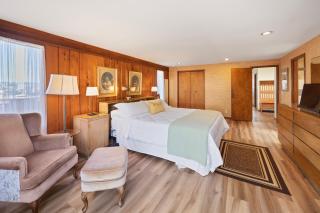 221W 221 Whittley - Avalon - 5